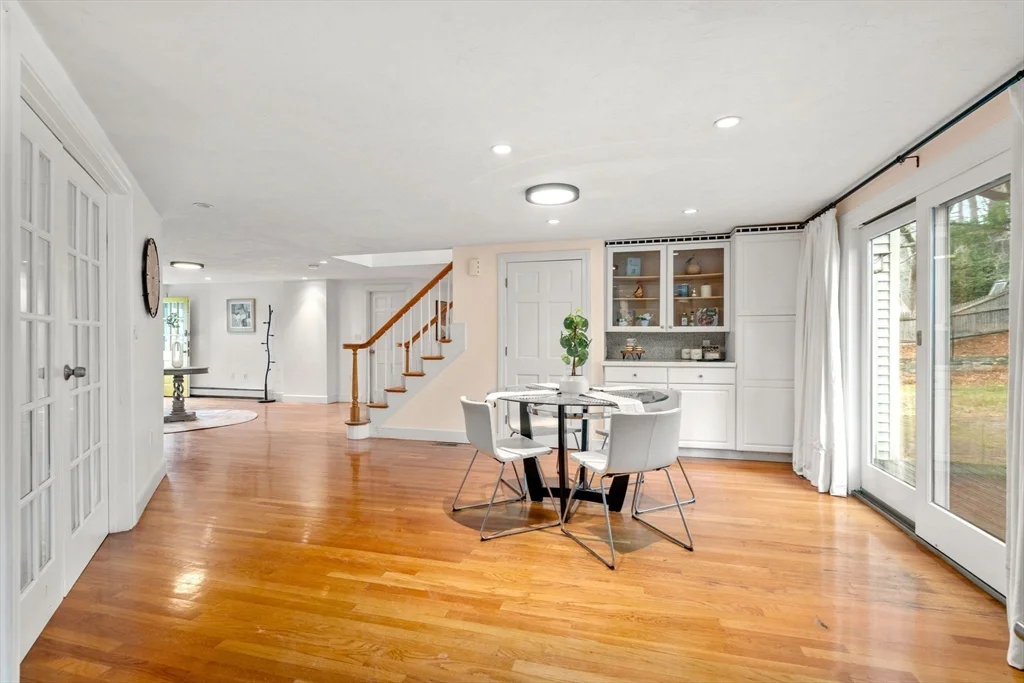 5 bed, 4+ bath apartment for rent at 850 Dedham St, Newton — photo 10 of 37