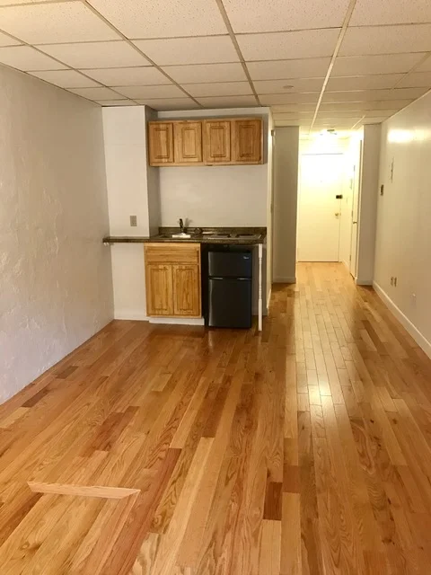 Studio bed, 1 bath apartment for rent at 852 Beacon St Unit A, Fenway — photo 3 of 5