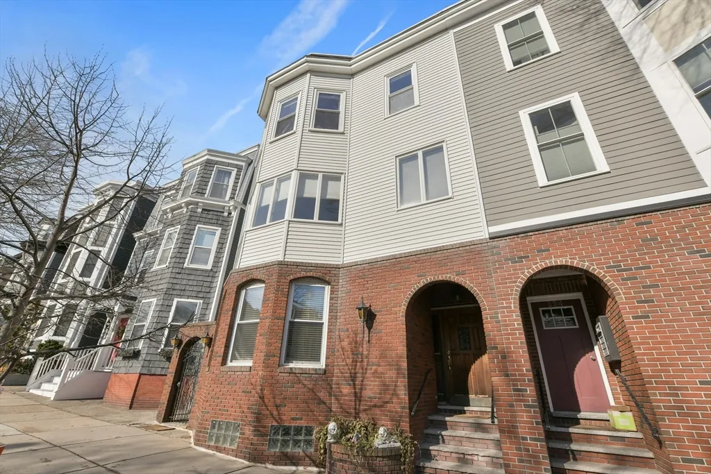 3 bed, 1 bath apartment for rent at 852 East Broadway Unit 3, South Boston — photo 28 of 29