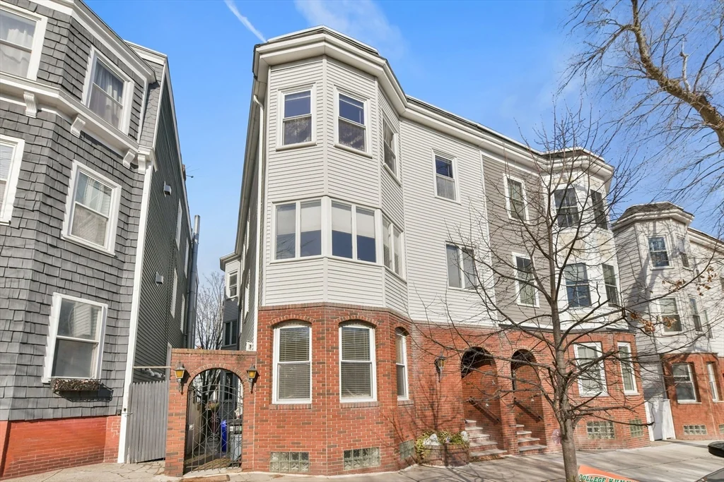 3 bed, 1 bath apartment for rent at 852 East Broadway Unit 3, South Boston — photo 29 of 29