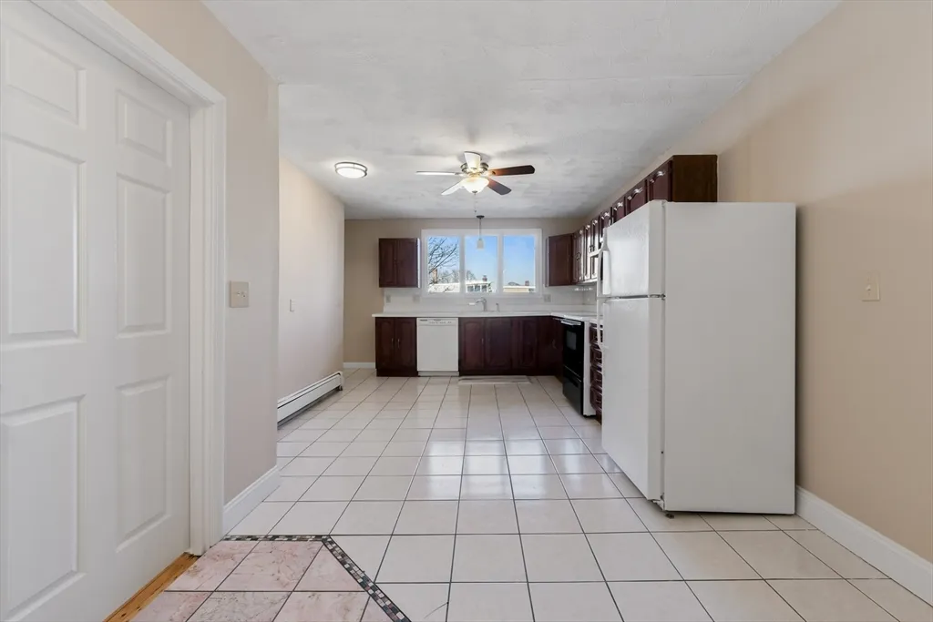3 bed, 1 bath apartment for rent at 852 East Broadway Unit 3, South Boston — photo 12 of 29