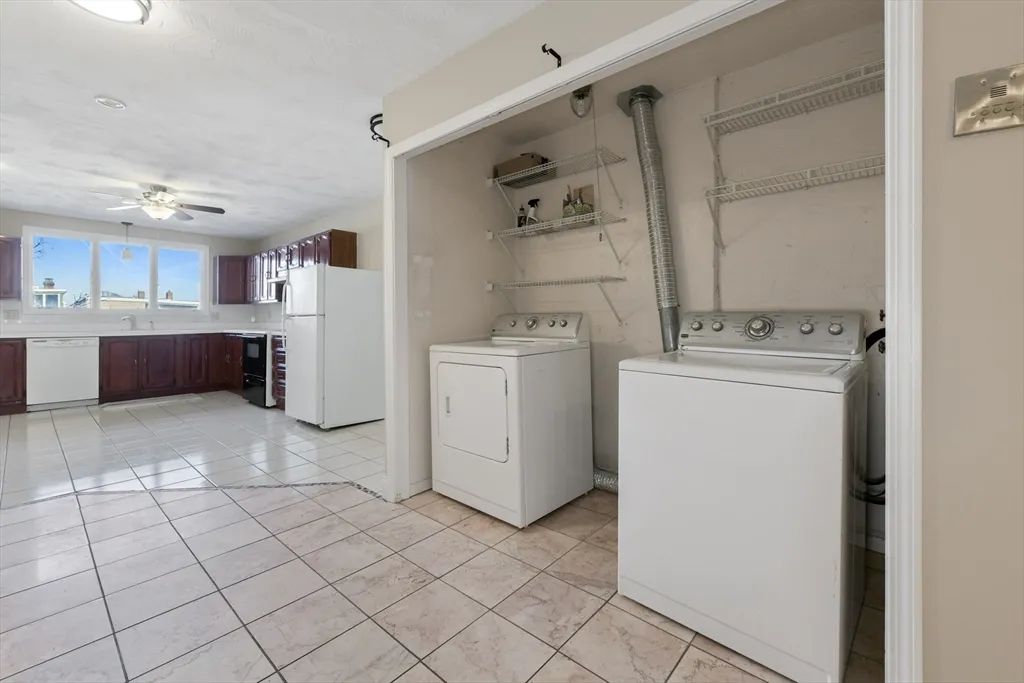 3 bed, 1 bath apartment for rent at 852 East Broadway Unit 3, South Boston — photo 16 of 29