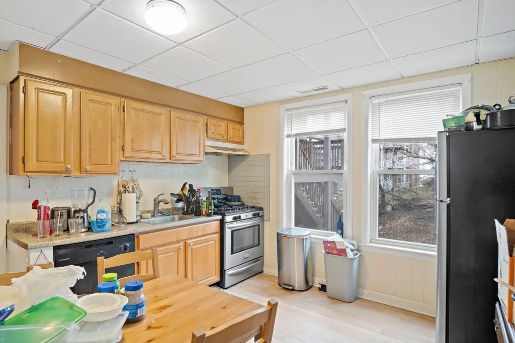 4 bed, 1 bath apartment for rent at 852 Huntington Ave Unit 2B, Mission Hill — photo 3 of 15