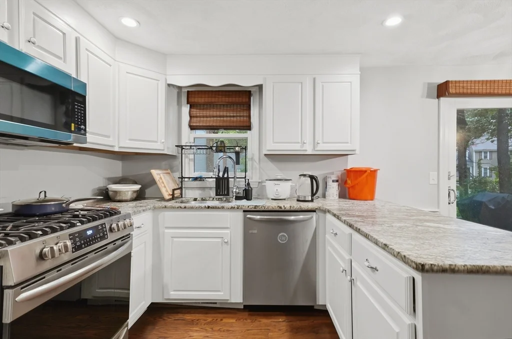 2 bed, 1 bath apartment for rent at 852 Wellman Ave Unit 852, Chelmsford — photo 3 of 42