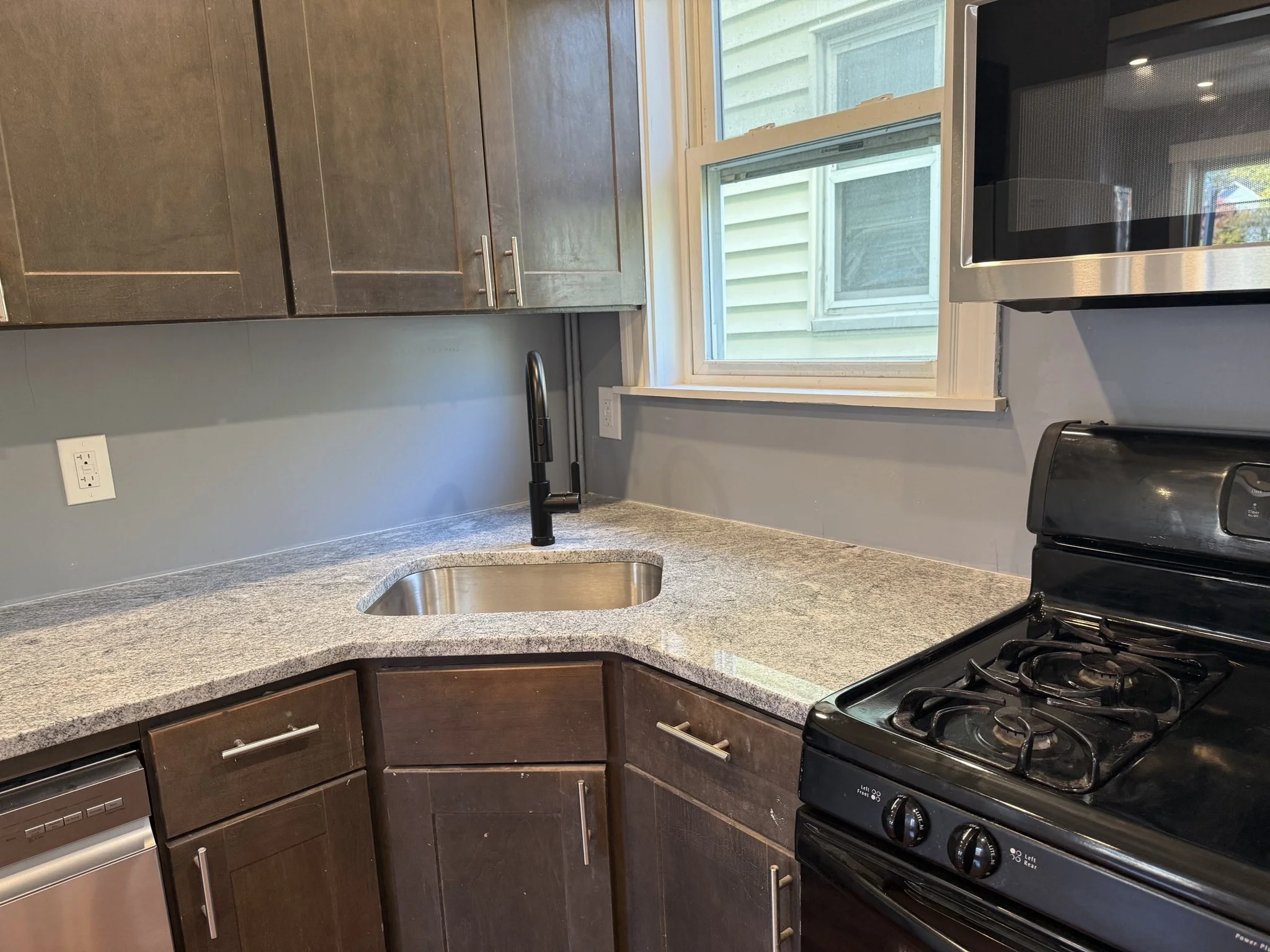 3 bed, 1 bath apartment for rent at 853 Blue Hill Ave Unit 2, Dorchester — photo 5 of 26