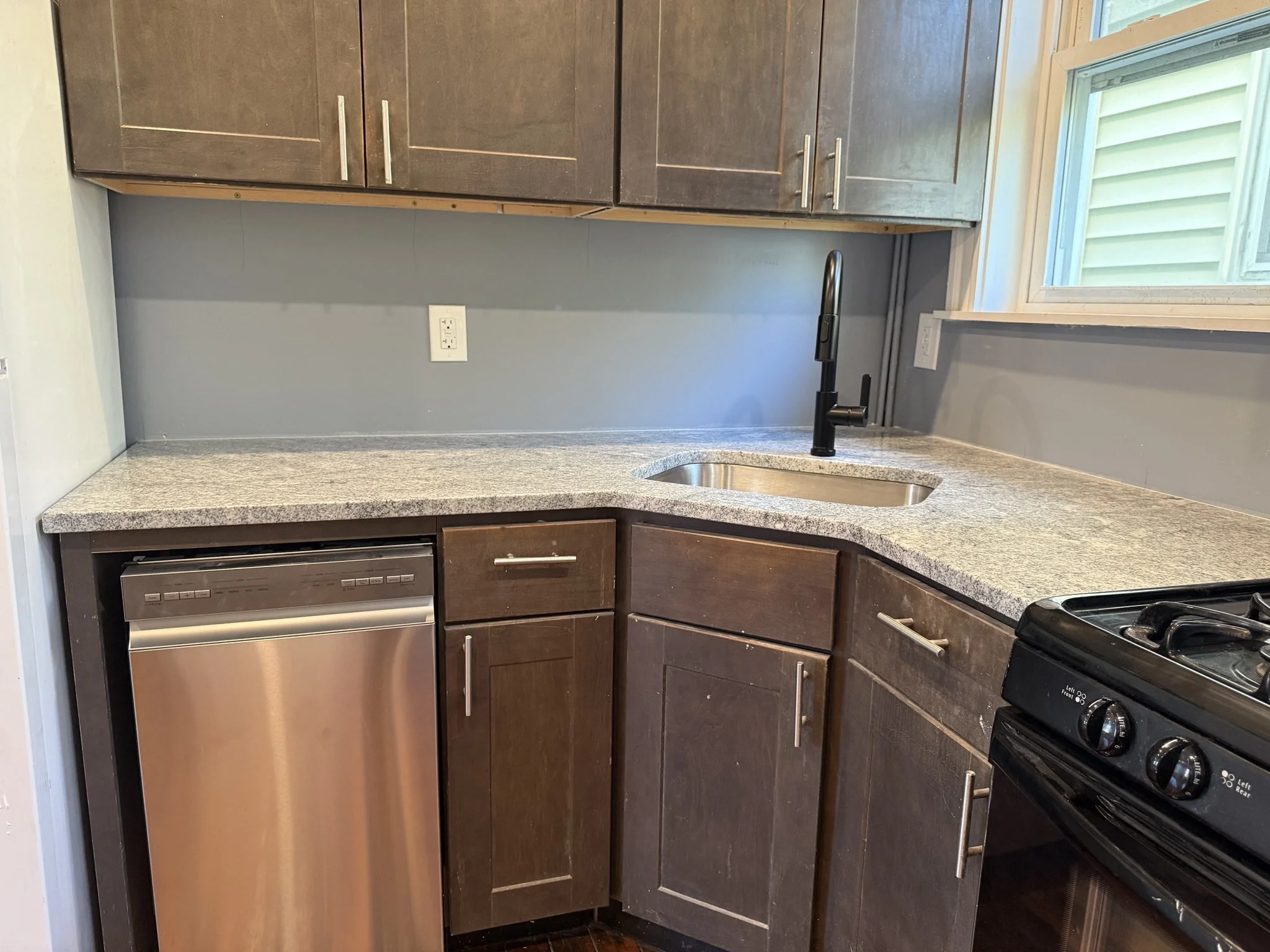 3 bed, 1 bath apartment for rent at 853 Blue Hill Ave Unit 2, Dorchester — photo 4 of 26