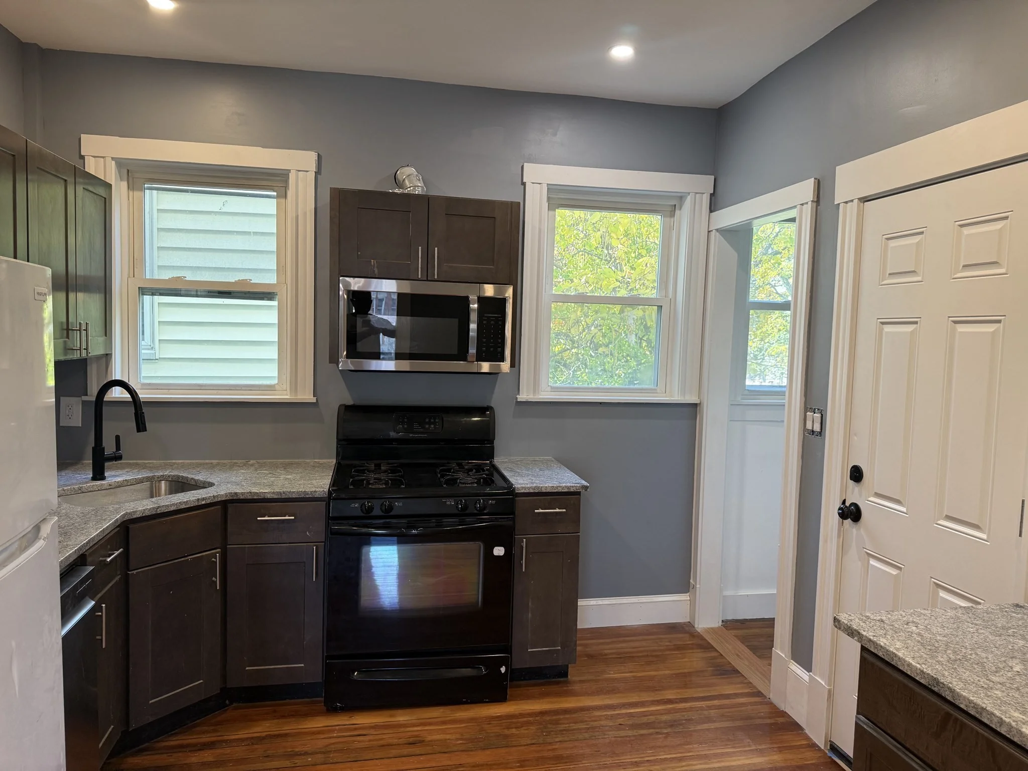 3 bed, 1 bath apartment for rent at 853 Blue Hill Ave Unit 2, Dorchester — photo 6 of 26