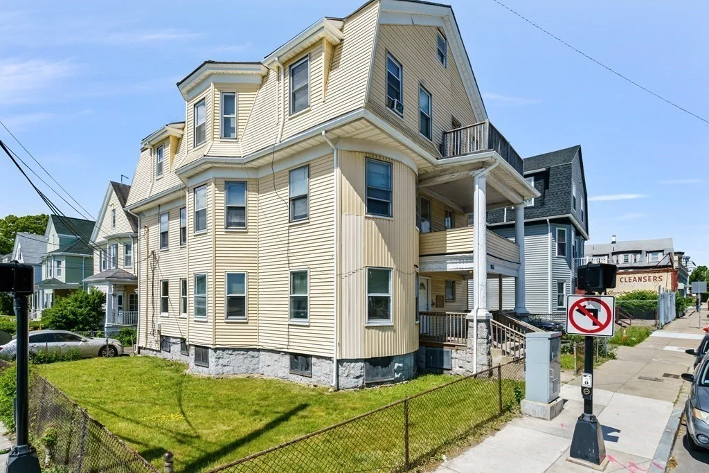 3 bed, 1 bath apartment for rent at 853 Cummins Unit 1, Mattapan — photo 2 of 10