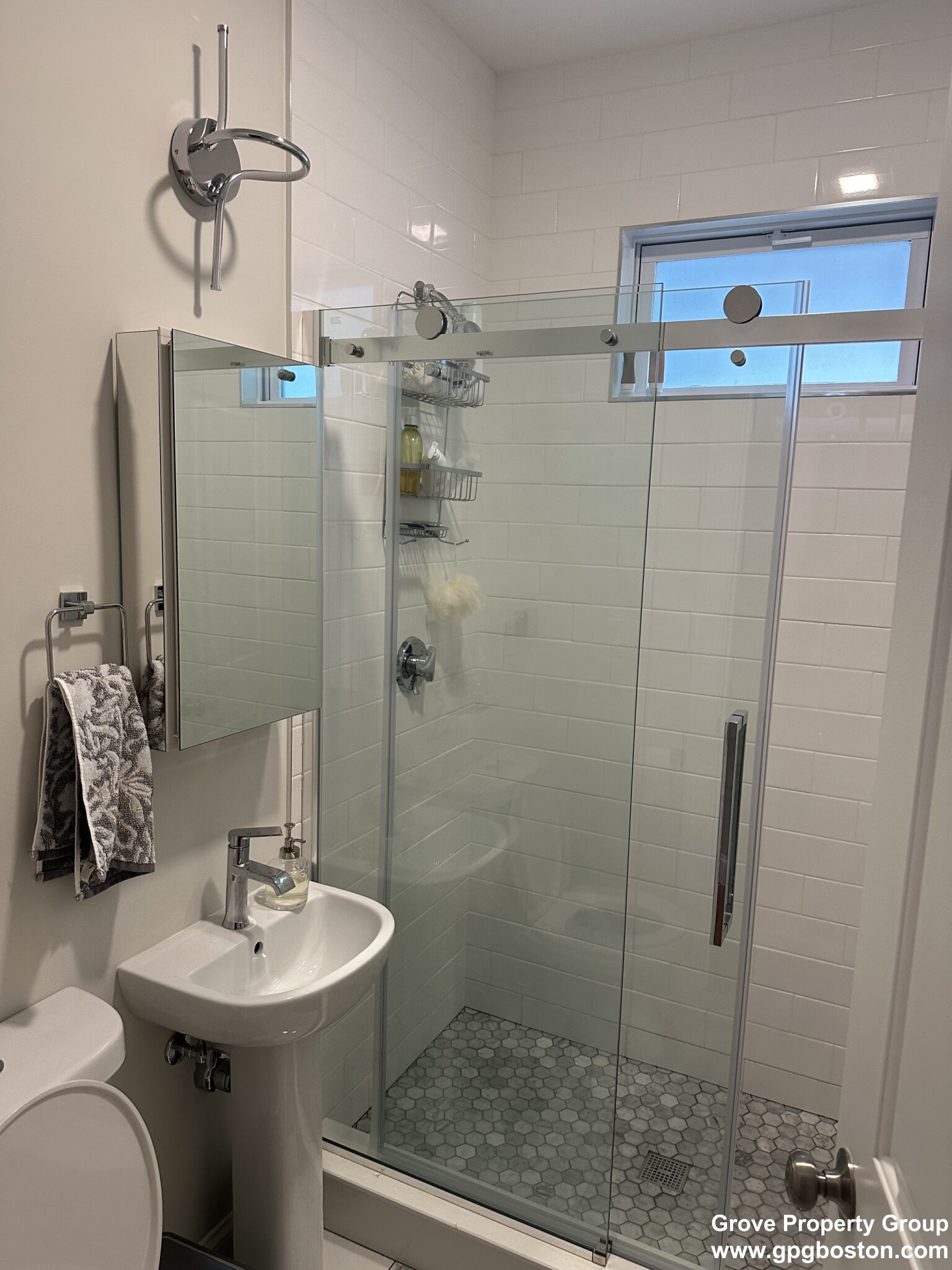3 bed, 1 bath apartment for rent at 853 East 1st St Unit 2, South Boston — photo 3 of 3