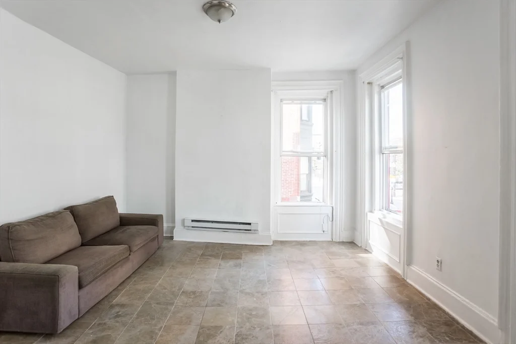 1 bed, 1 bath apartment for rent at 853 Harrison Ave Unit 2, South End — photo 3 of 9