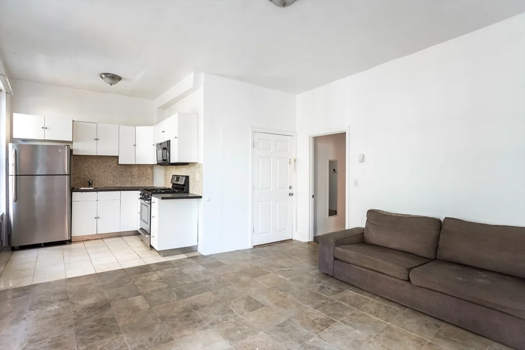 1 bed, 1 bath apartment for rent at 853 Harrison Ave Unit 2, South End — photo 1 of 9