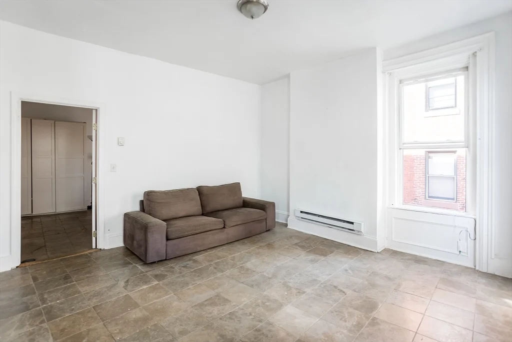1 bed, 1 bath apartment for rent at 853 Harrison Ave Unit 2, South End — photo 4 of 9