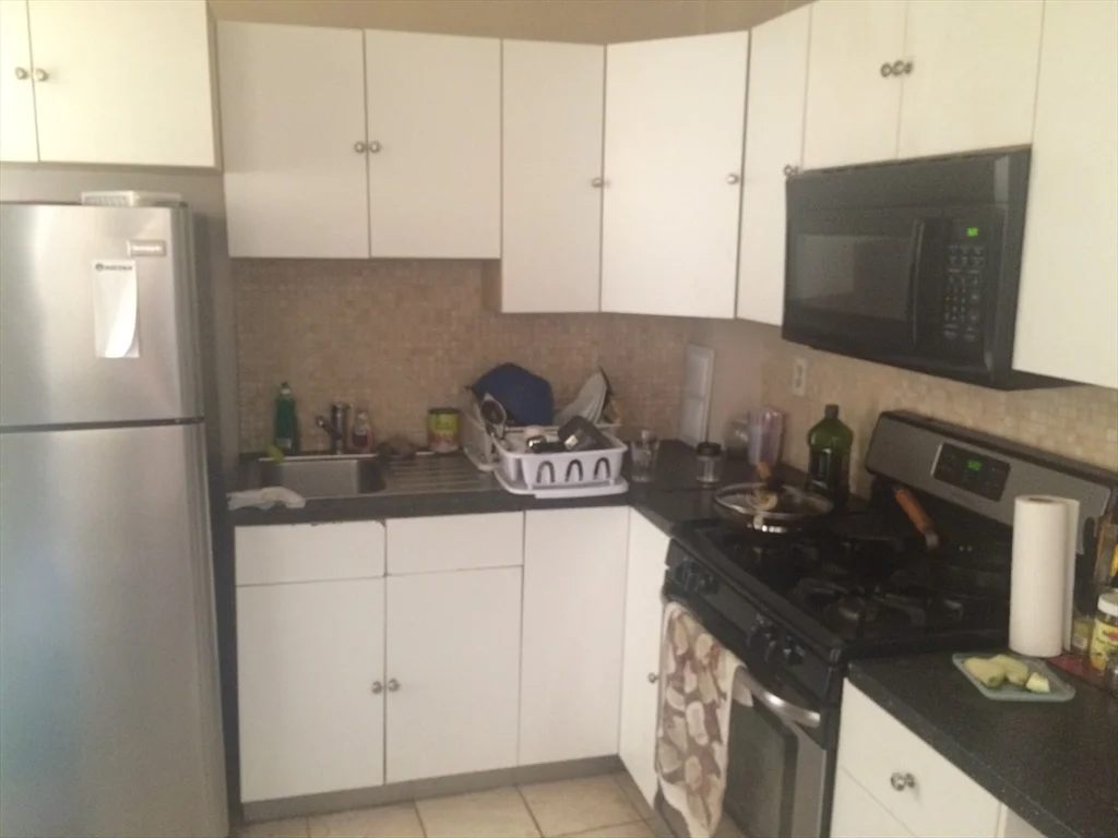 1 bed, 1 bath apartment for rent at 853 Harrison Ave Unit 2, South End — photo 8 of 9