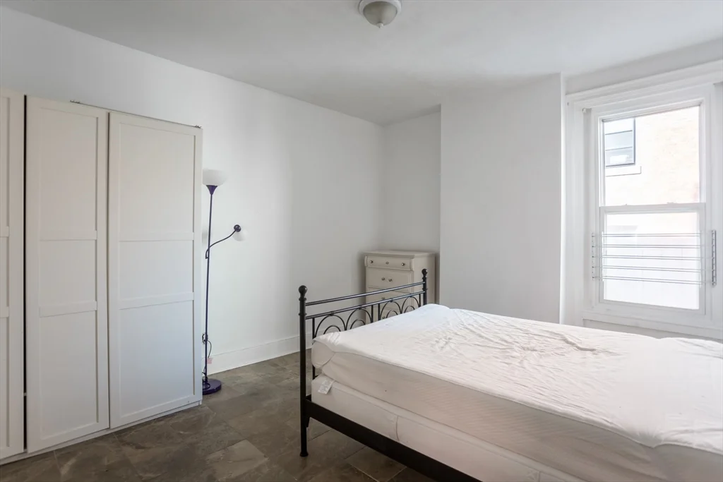 1 bed, 1 bath apartment for rent at 853 Harrison Ave Unit 2, South End — photo 5 of 9