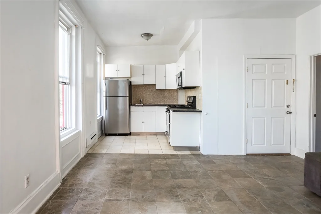 1 bed, 1 bath apartment for rent at 853 Harrison Ave Unit 2, South End — photo 2 of 9