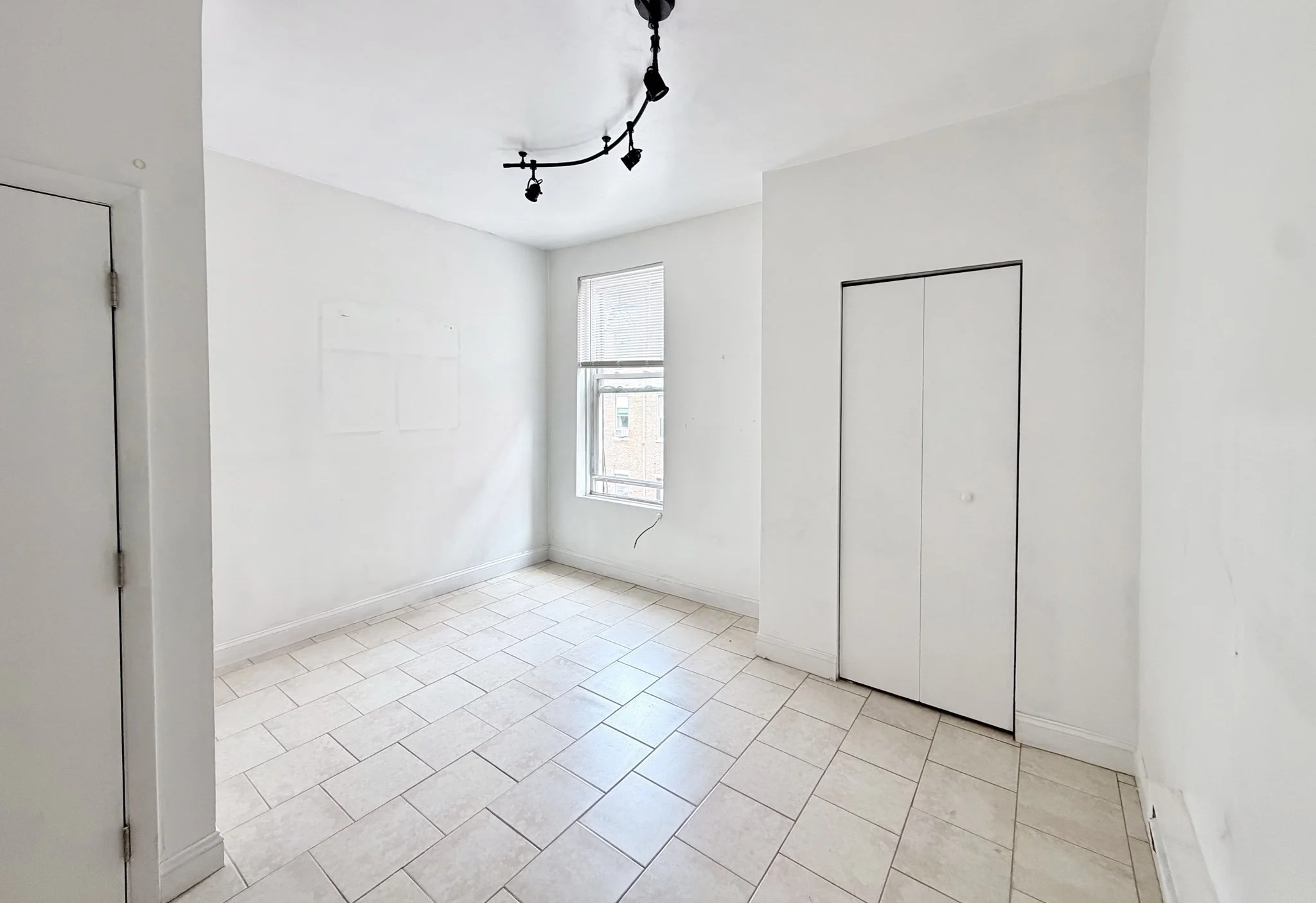 1 bed, 1 bath apartment for rent at 853 Harrison Ave Unit 4, South End — photo 6 of 15