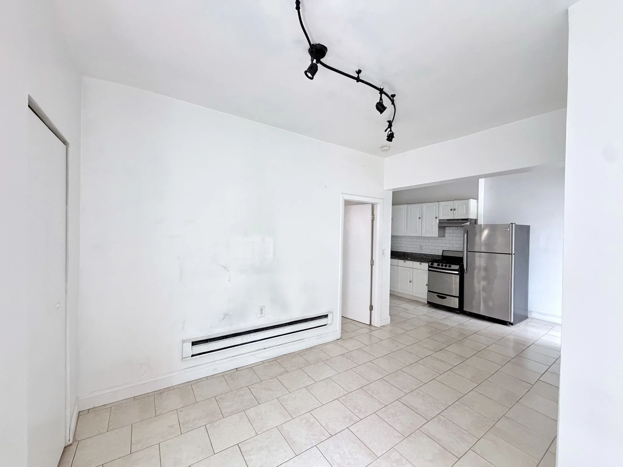 1 bed, 1 bath apartment for rent at 853 Harrison Ave Unit 4, South End — photo 8 of 15