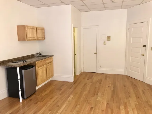 Studio bed, 1 bath apartment for rent at 854 Beacon St Unit 1, Fenway — photo 3 of 6
