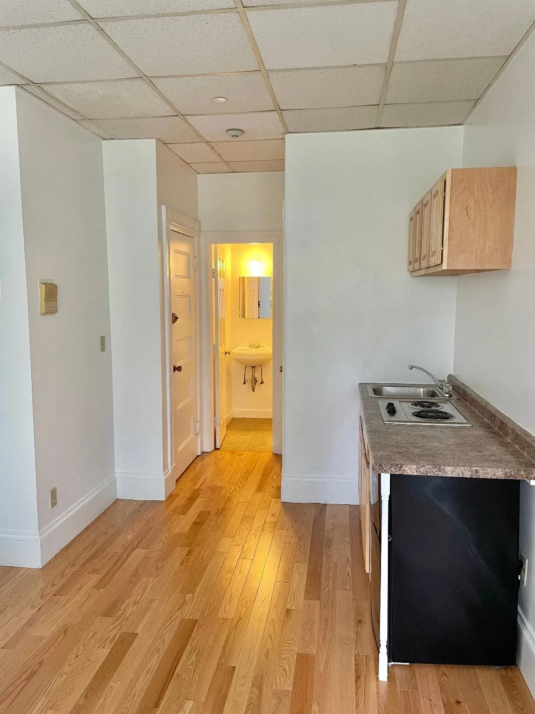 Studio bed, 1 bath apartment for rent at 854 Beacon St Unit 10, Fenway — photo 3 of 5