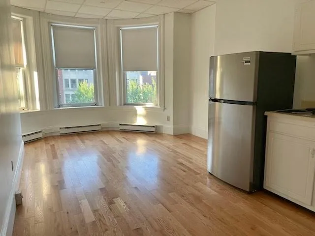 Studio bed, 1 bath apartment for rent at 854 Beacon St Unit 11, Fenway — photo 1 of 6