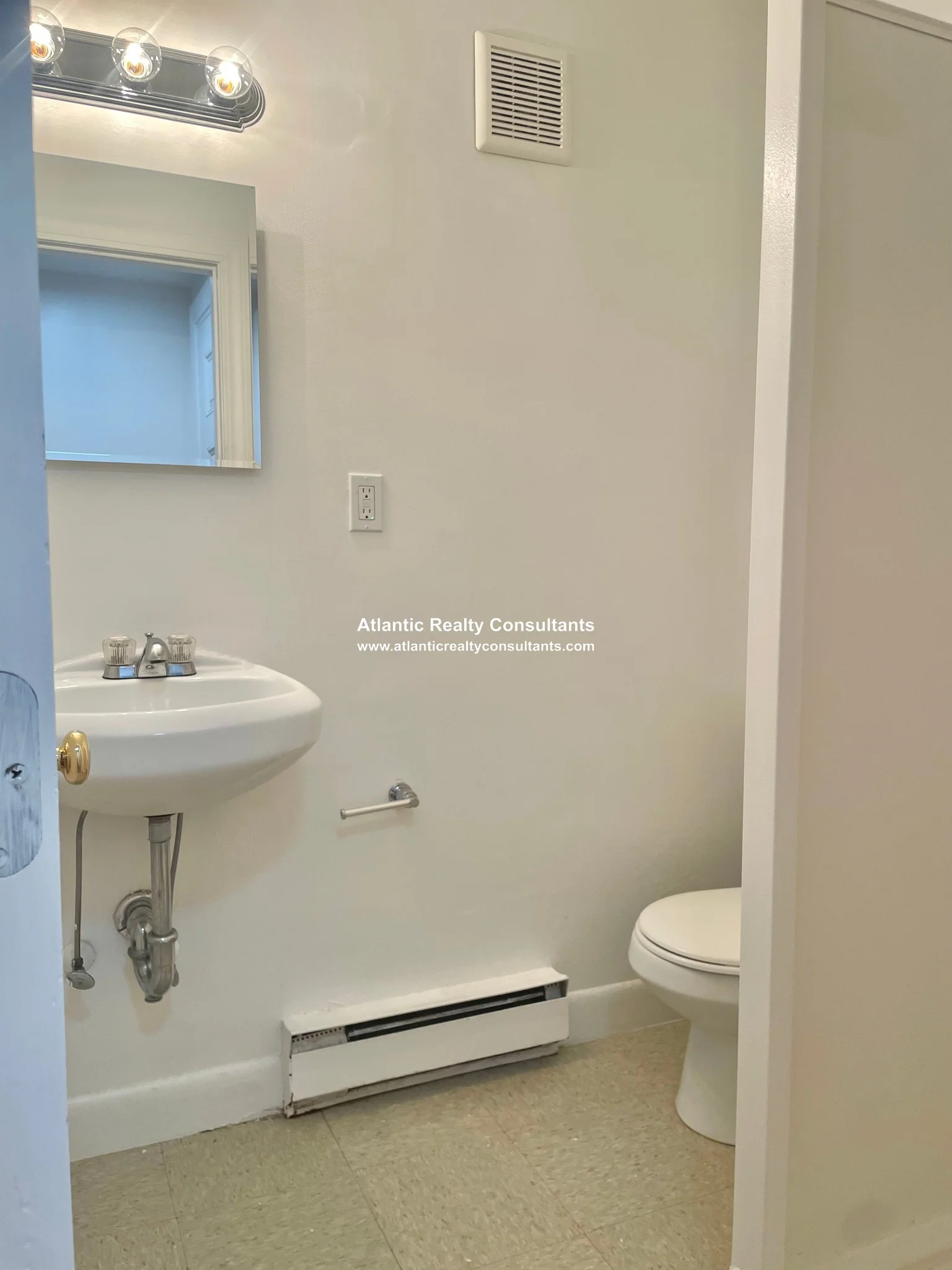 Studio bed, 1 bath apartment for rent at 854 Beacon St Unit 2, Fenway — photo 4 of 5