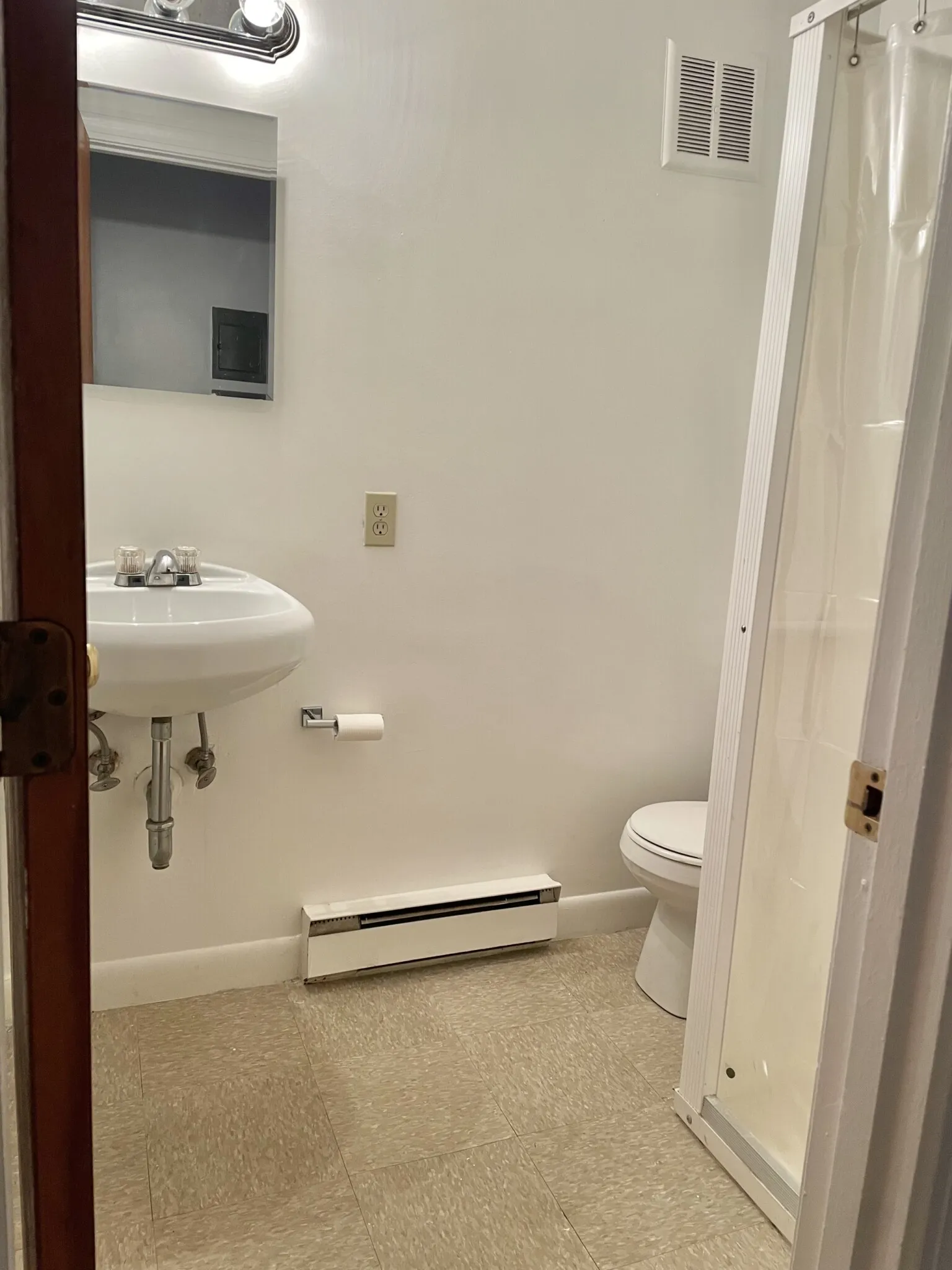 Studio bed, 1 bath apartment for rent at 854 Beacon St Unit 3, Fenway — photo 5 of 5