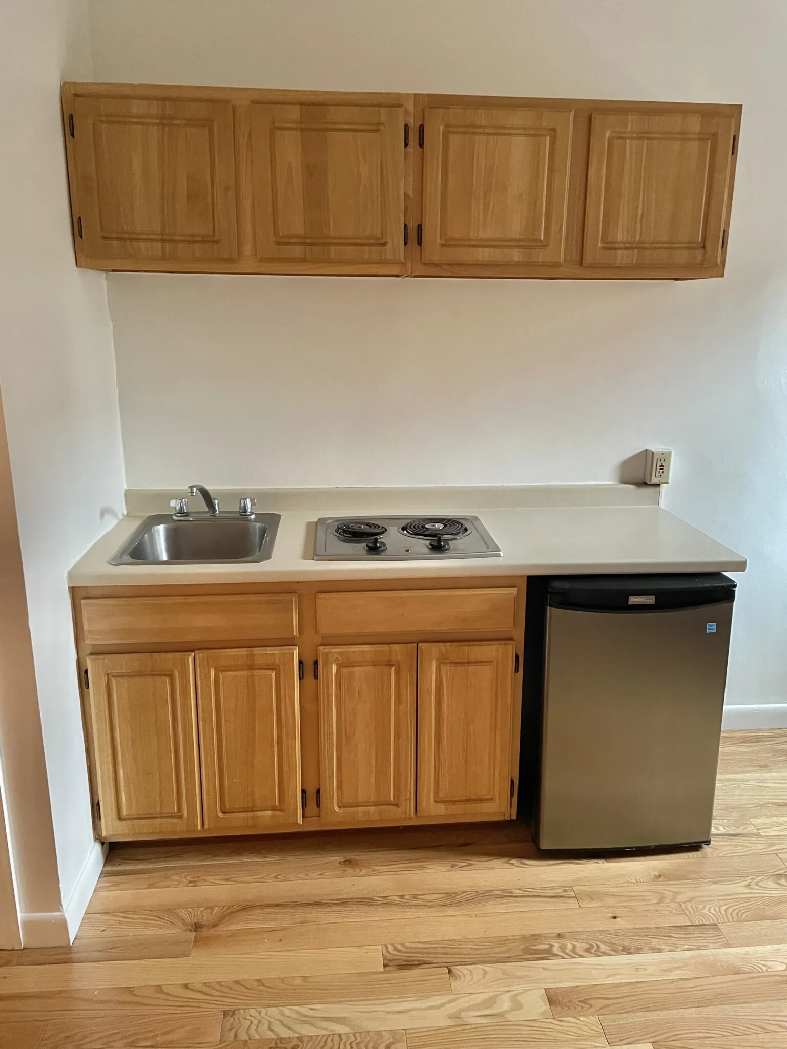 Studio bed, 1 bath apartment for rent at 854 Beacon St Unit 3, Fenway — photo 4 of 5