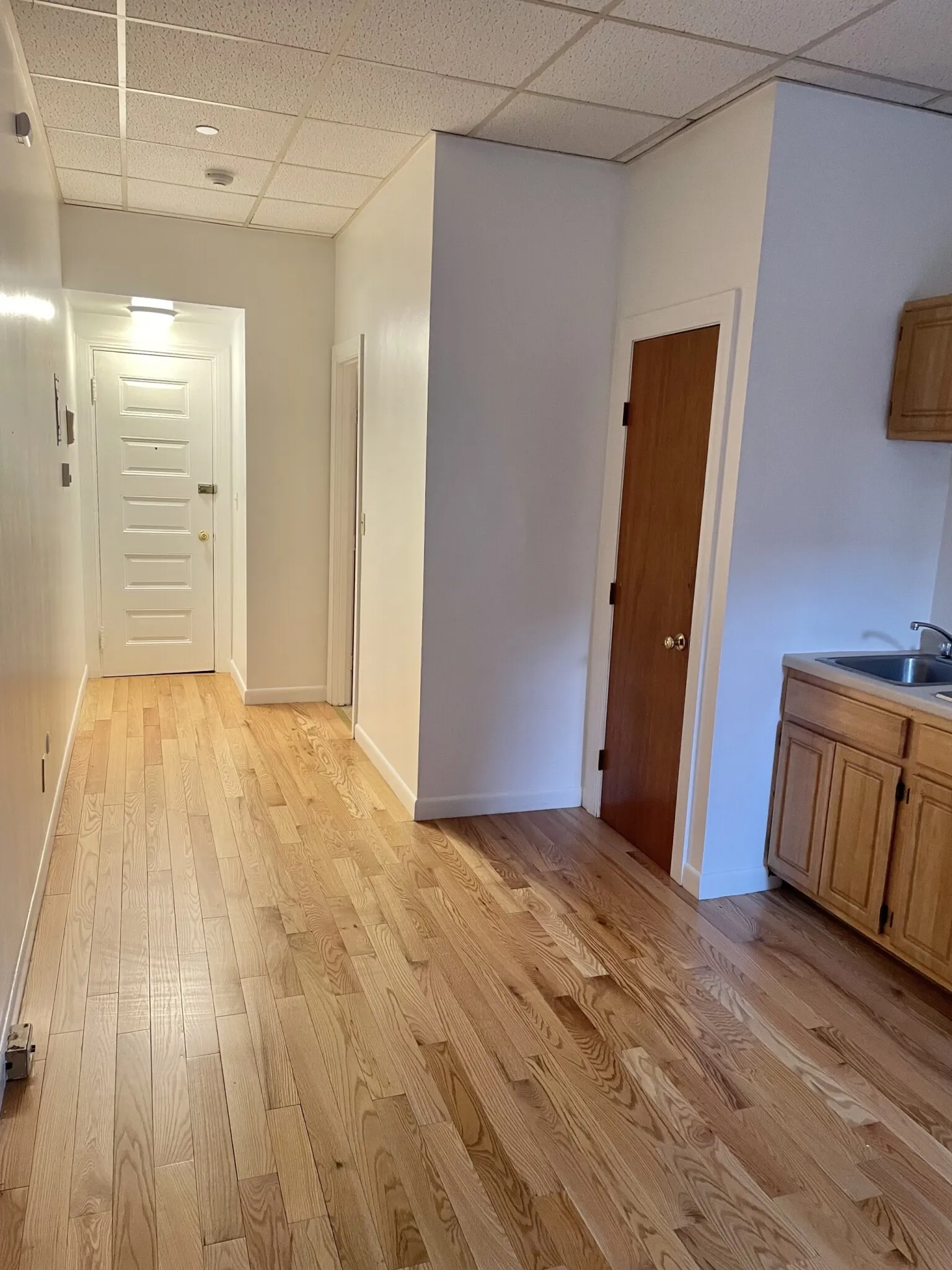 Studio bed, 1 bath apartment for rent at 854 Beacon St Unit 3, Fenway — photo 2 of 5