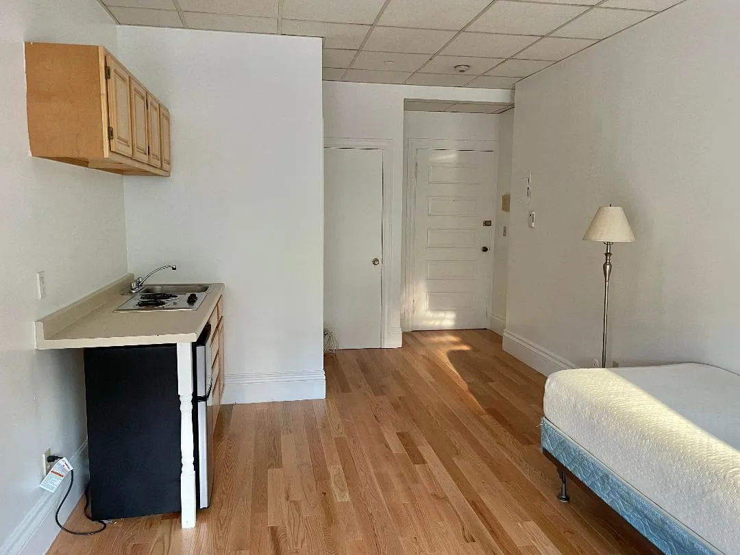 Studio bed, 1 bath apartment for rent at 854 Beacon St Unit 7, Fenway — photo 3 of 5