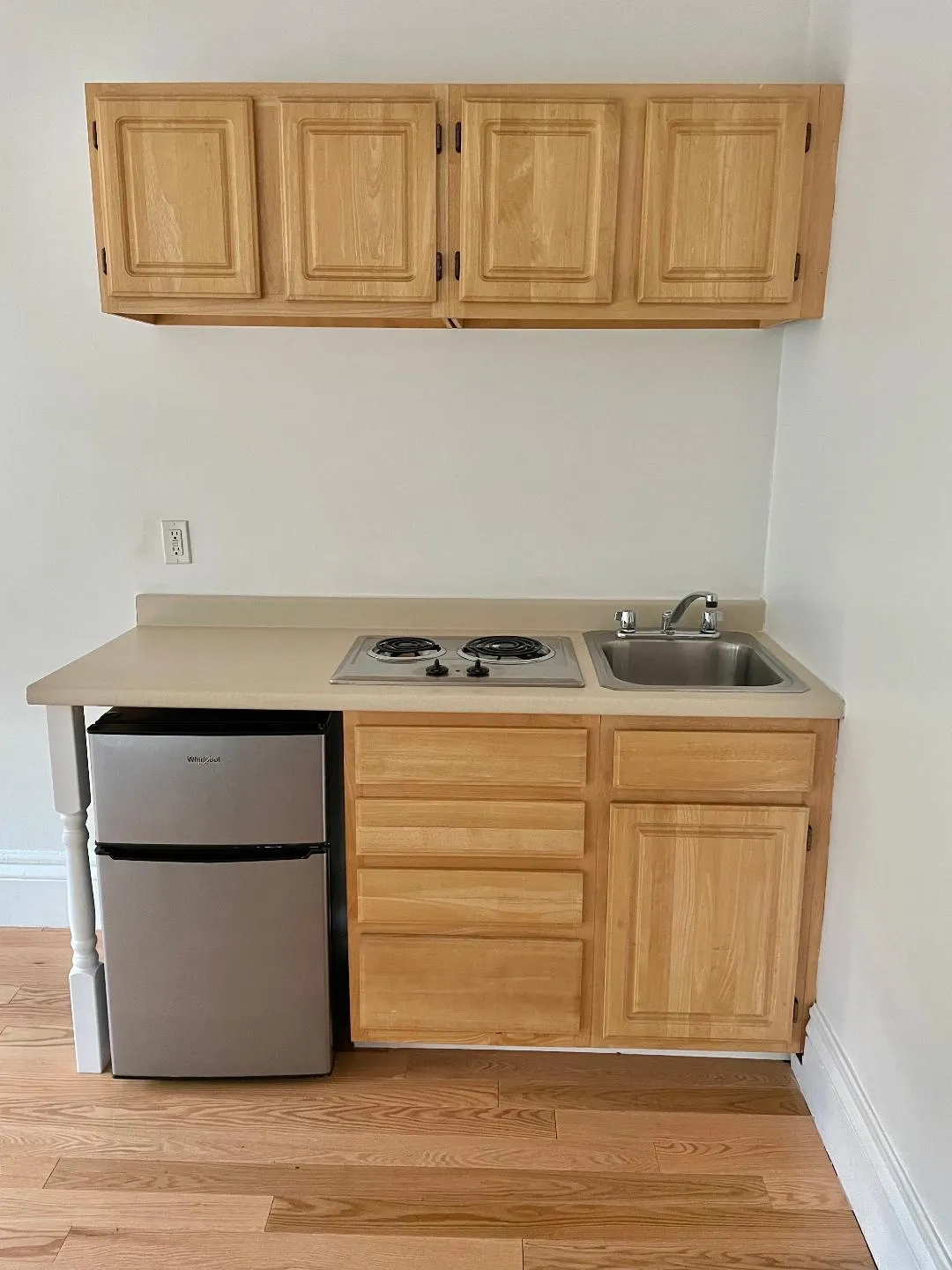 Studio bed, 1 bath apartment for rent at 854 Beacon St Unit 7, Fenway — photo 4 of 5