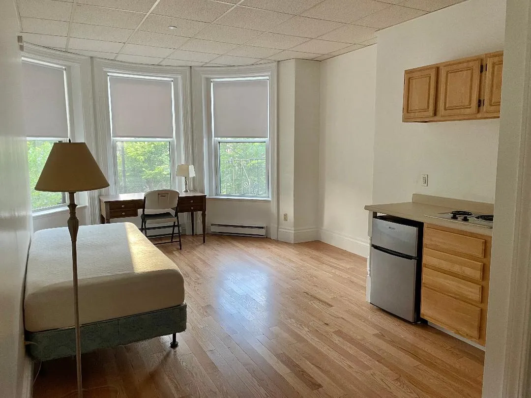 Studio bed, 1 bath apartment for rent at 854 Beacon St Unit 7, Fenway — photo 2 of 5