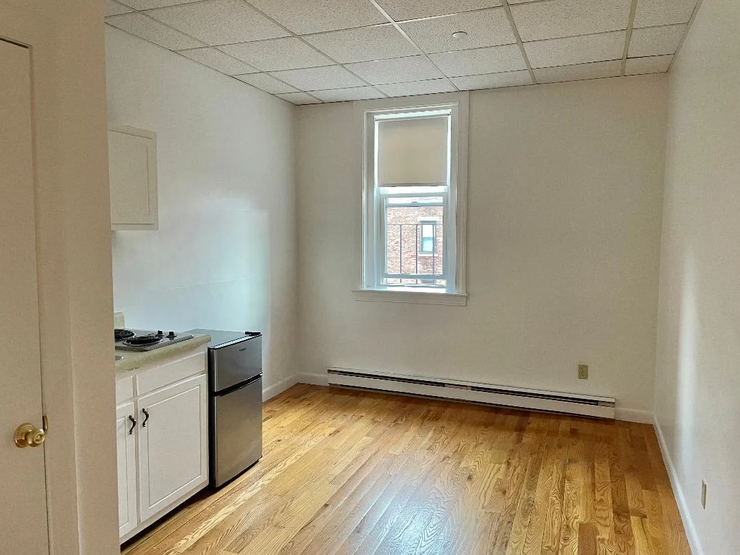 Studio bed, 1 bath apartment for rent at 854 Beacon St Unit 801, Fenway — photo 2 of 4