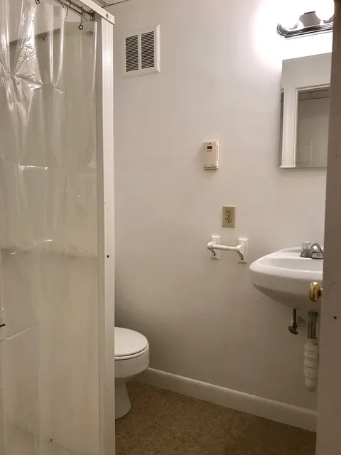 Studio bed, 1 bath apartment for rent at 854 Beacon St Unit A, Fenway — photo 5 of 5