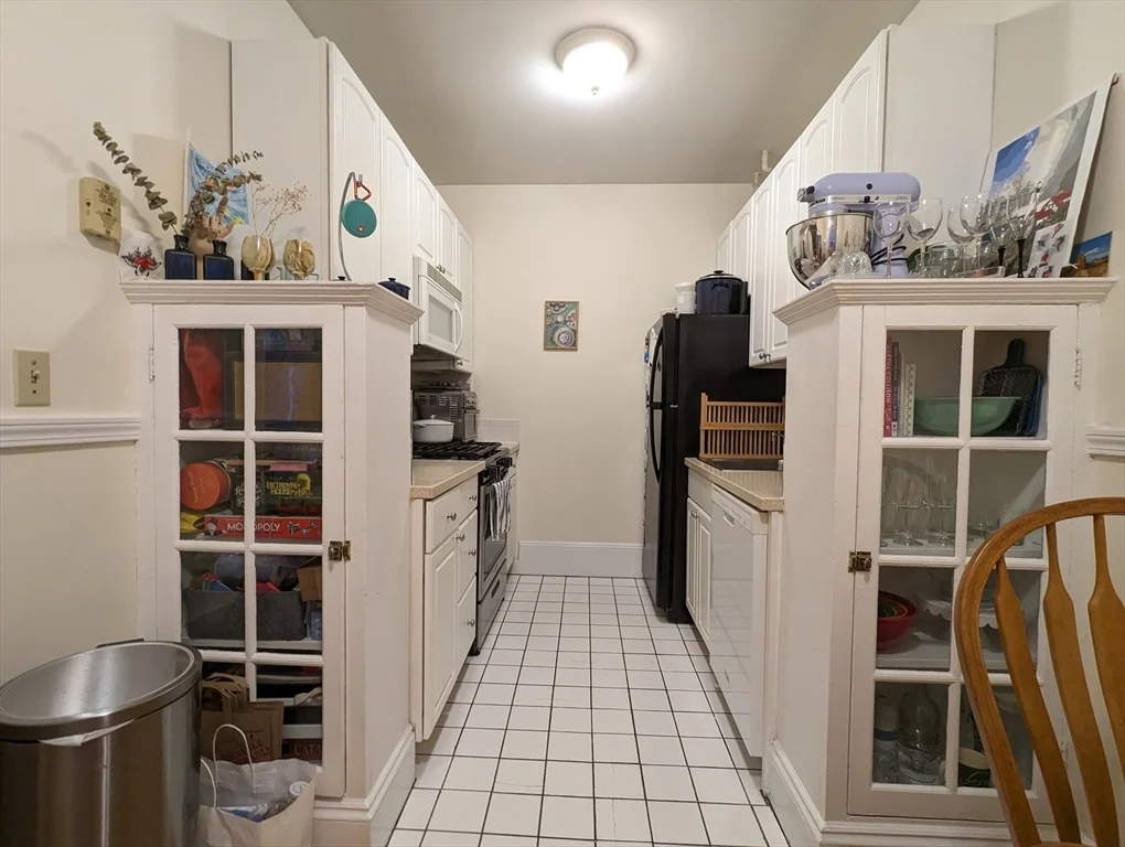 1 bed, 1 bath apartment for rent at 854 Massachusetts Ave Unit 12, Riverside — photo 6 of 16