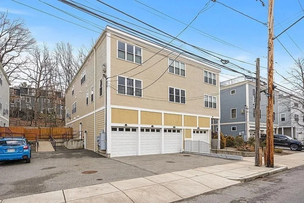 2 bed, 2 bath apartment for rent at 855 Lagrange St Unit 7, West Roxbury