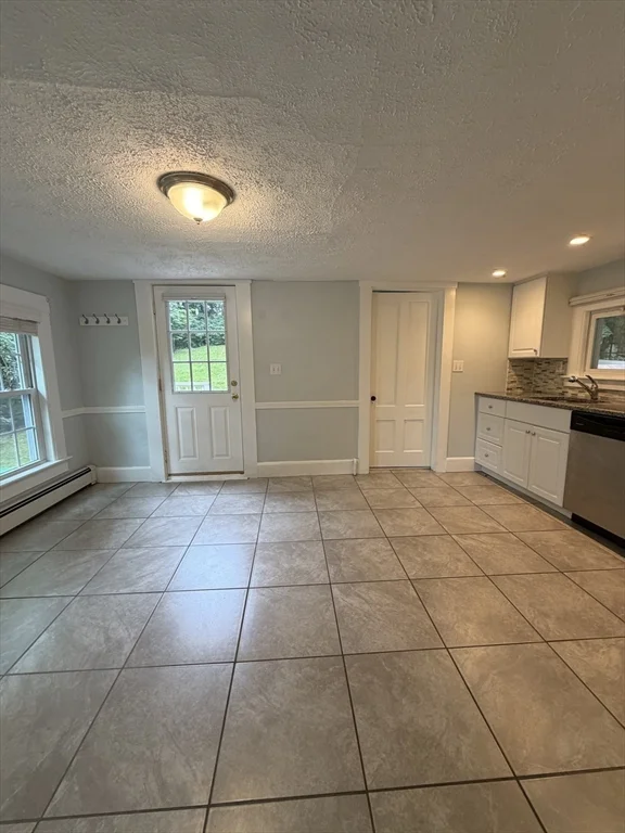 2 bed, 1 bath apartment for rent at 856 Main St Unit 2, Reading — photo 6 of 22