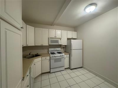Studio bed, 1 bath apartment for rent at 856 Massachusetts Ave Unit 1, Riverside