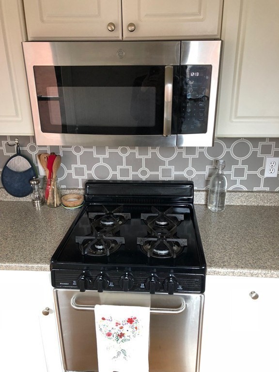 1 bed, 1 bath apartment for rent at 857 Beacon St Unit 32, Fenway — photo 4 of 12