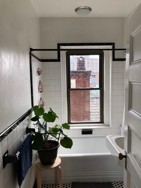 1 bed, 1 bath apartment for rent at 857 Beacon St Unit 32, Fenway — photo 7 of 12