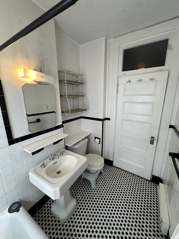 1 bed, 1 bath apartment for rent at 857 Beacon St Unit 32, Fenway — photo 9 of 12