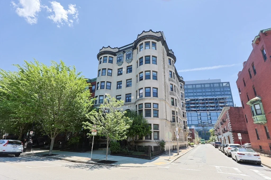 2 bed, 1 bath apartment for rent at 857 Beacon St Unit 51, Fenway — photo 24 of 27