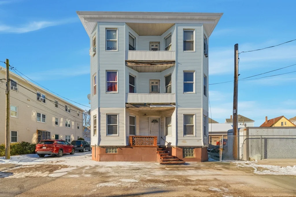 2 bed, 1 bath apartment for rent at 857 S 1st St Unit 2, New Bedford — photo 1 of 17