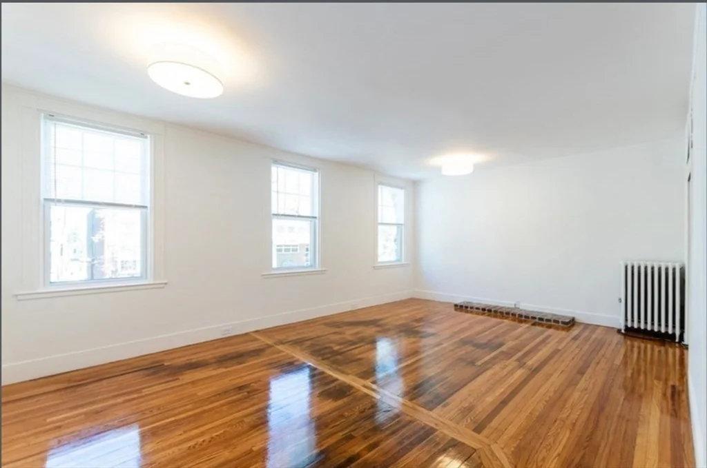 3 bed, 1 bath apartment for rent at 859 East Broadway Unit 2, South Boston — photo 3 of 7