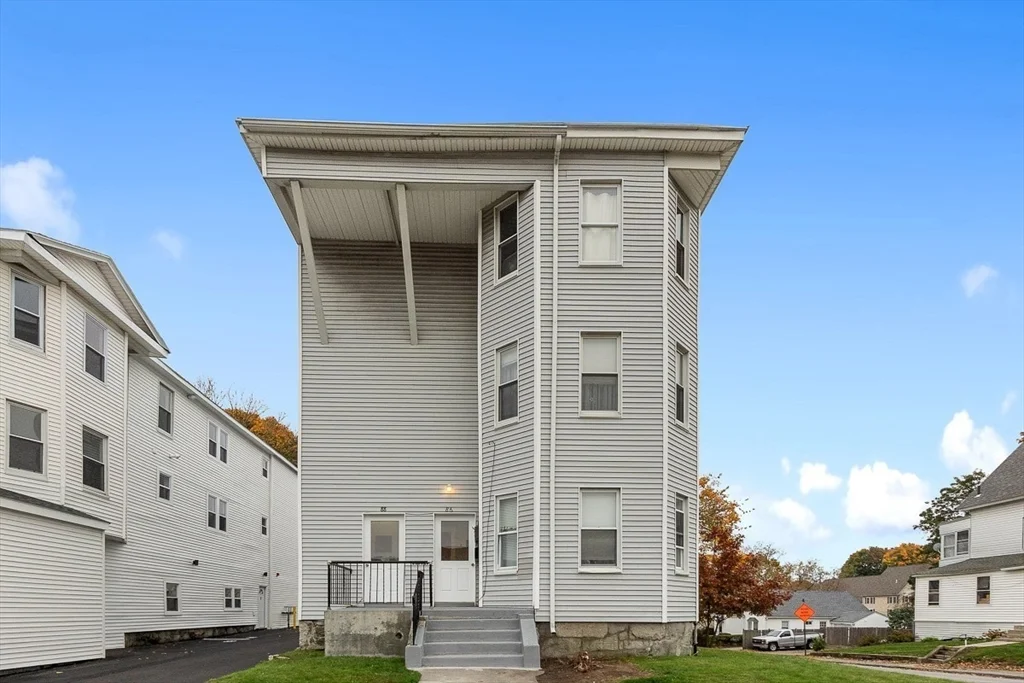 2 bed, 1 bath apartment for rent at 86-88 Hamilton St Unit 10, Worcester — photo 2 of 13