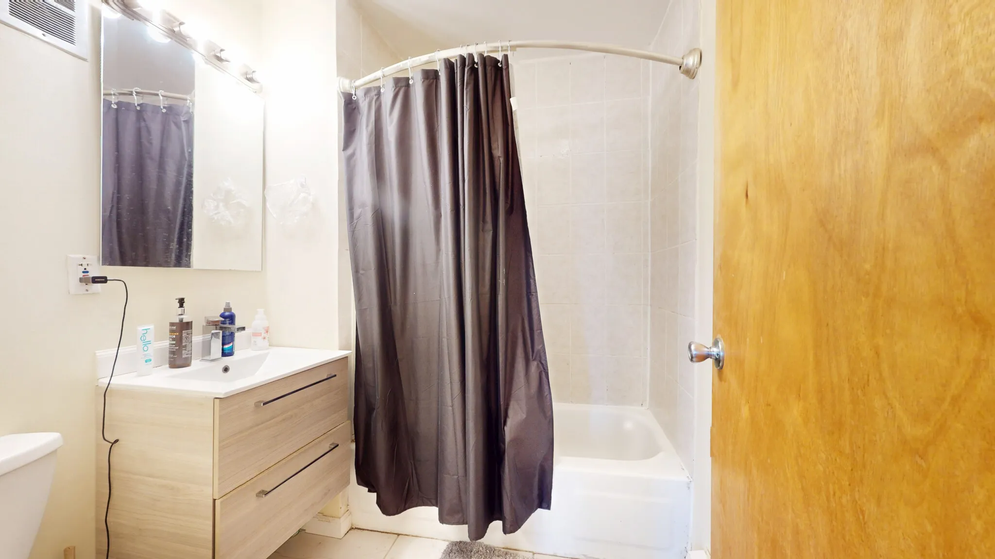 3 bed, 1 bath apartment for rent at 86 A St Unit 4, South Boston — photo 7 of 8