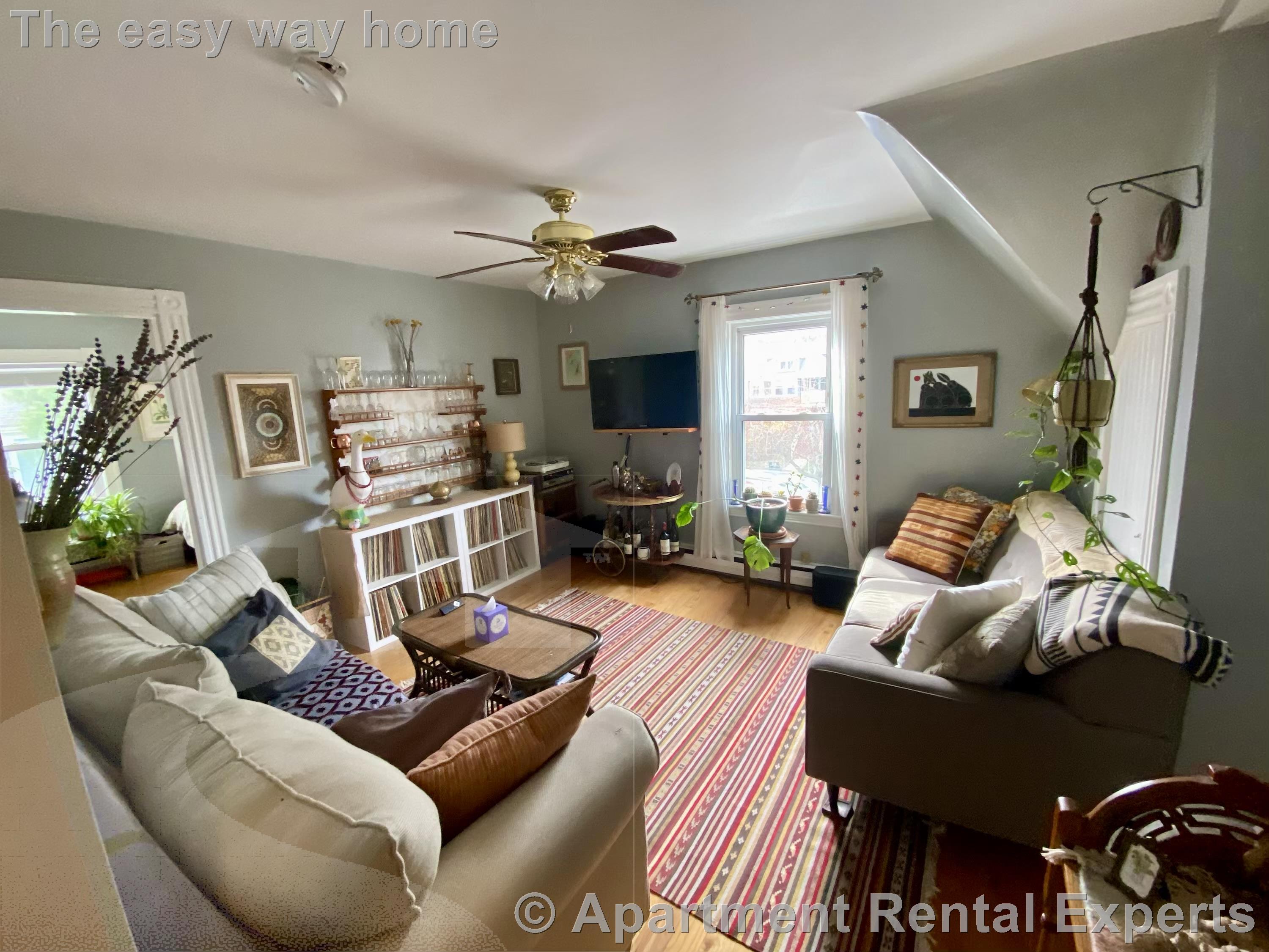3 bed, 1 bath apartment for rent at 86 Avon St Unit 3, Spring Hill — photo 1 of 11