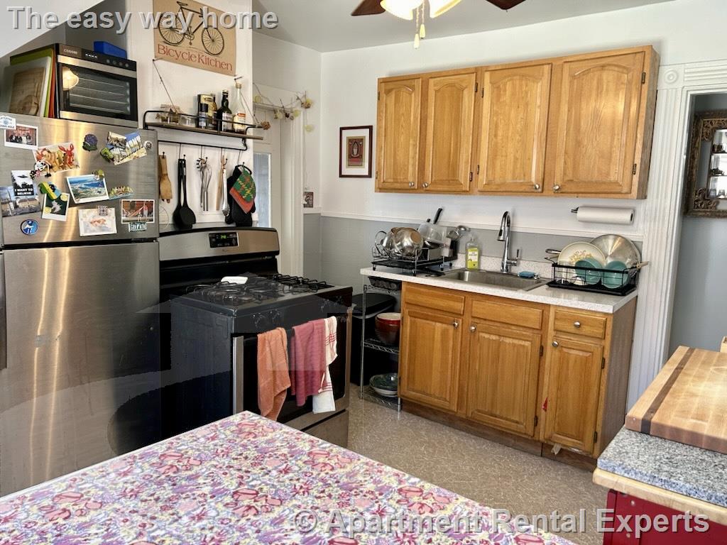 3 bed, 1 bath apartment for rent at 86 Avon St Unit 3, Spring Hill — photo 3 of 11