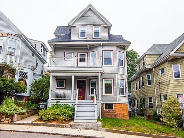4 bed, 2 bath apartment for rent at 86 Belmont St Unit 2, Spring Hill — photo 1 of 11