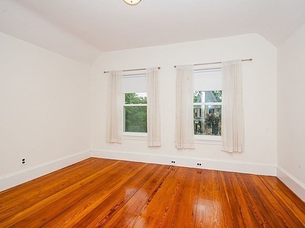 4 bed, 2 bath apartment for rent at 86 Belmont St Unit 2, Spring Hill — photo 6 of 11