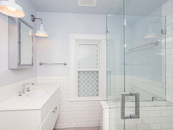 4 bed, 2 bath apartment for rent at 86 Belmont St Unit 2, Spring Hill — photo 3 of 11